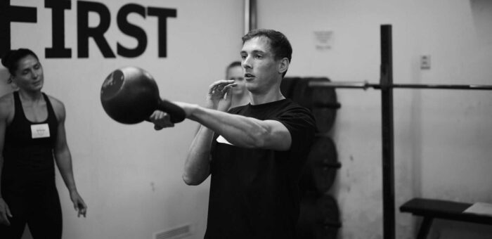 Kettlebell vs. výskoky: Co víc nakopne tvůj trénink?